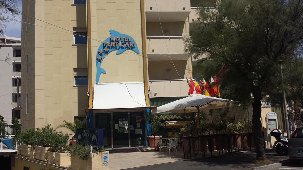 Perticari Hotel Песаро Екстериор снимка