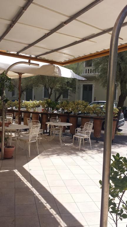 Perticari Hotel Песаро Екстериор снимка
