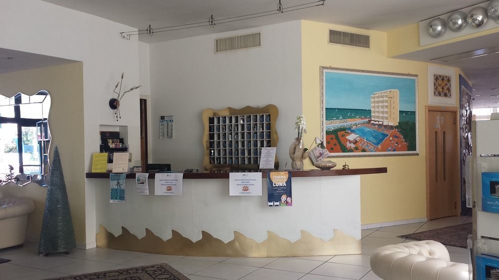 Perticari Hotel Песаро Екстериор снимка