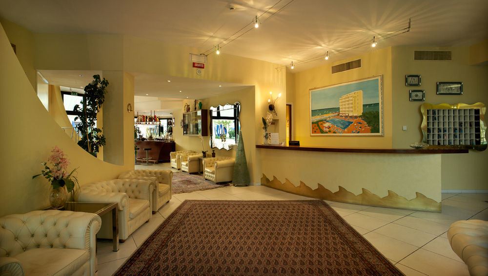 Perticari Hotel Песаро Екстериор снимка