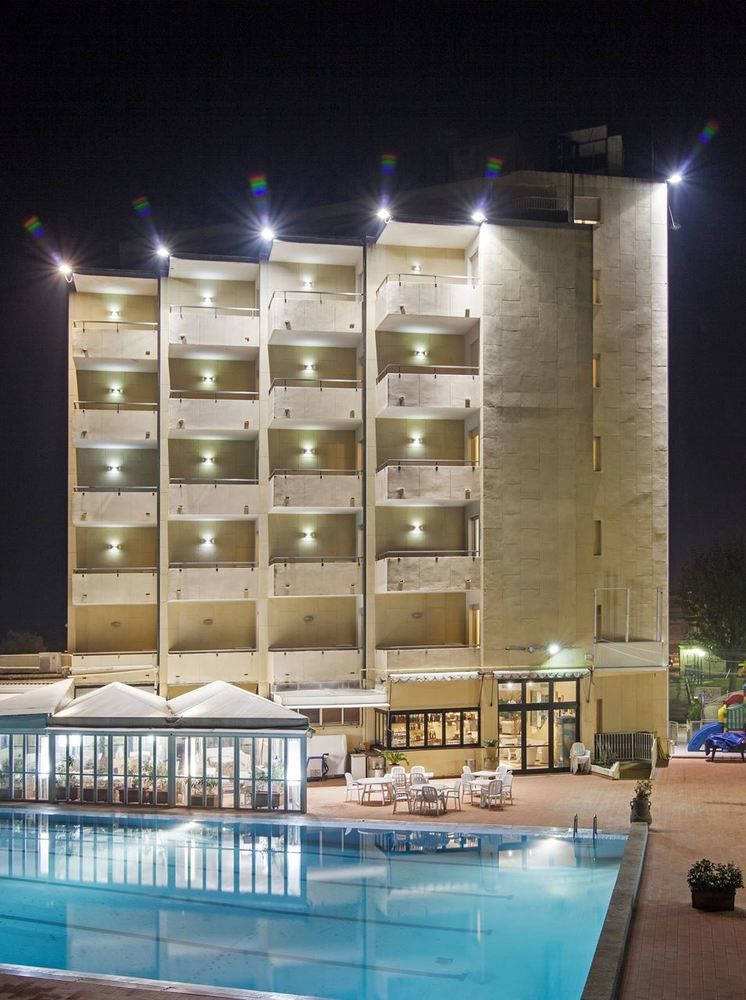 Perticari Hotel Песаро Екстериор снимка