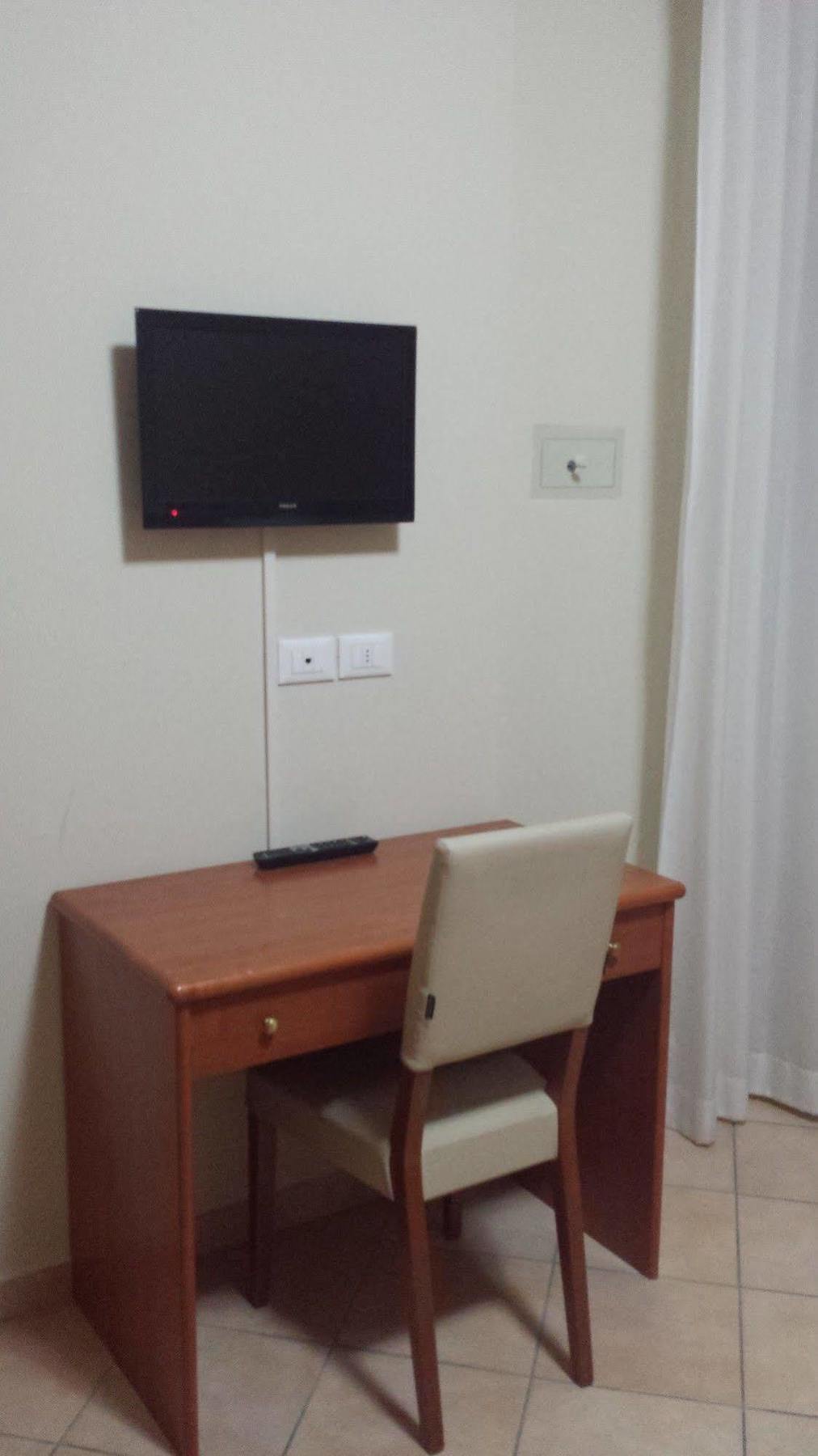 Perticari Hotel Песаро Екстериор снимка