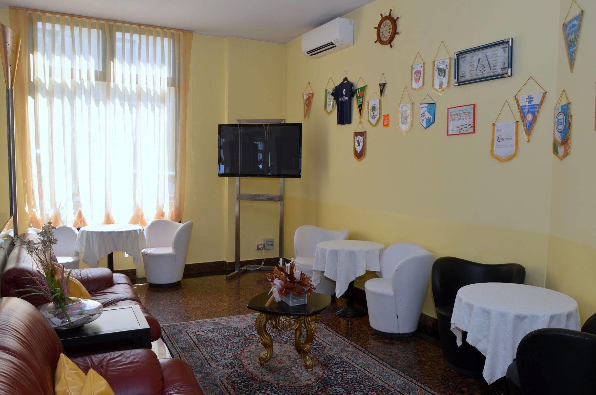 Perticari Hotel Песаро Екстериор снимка